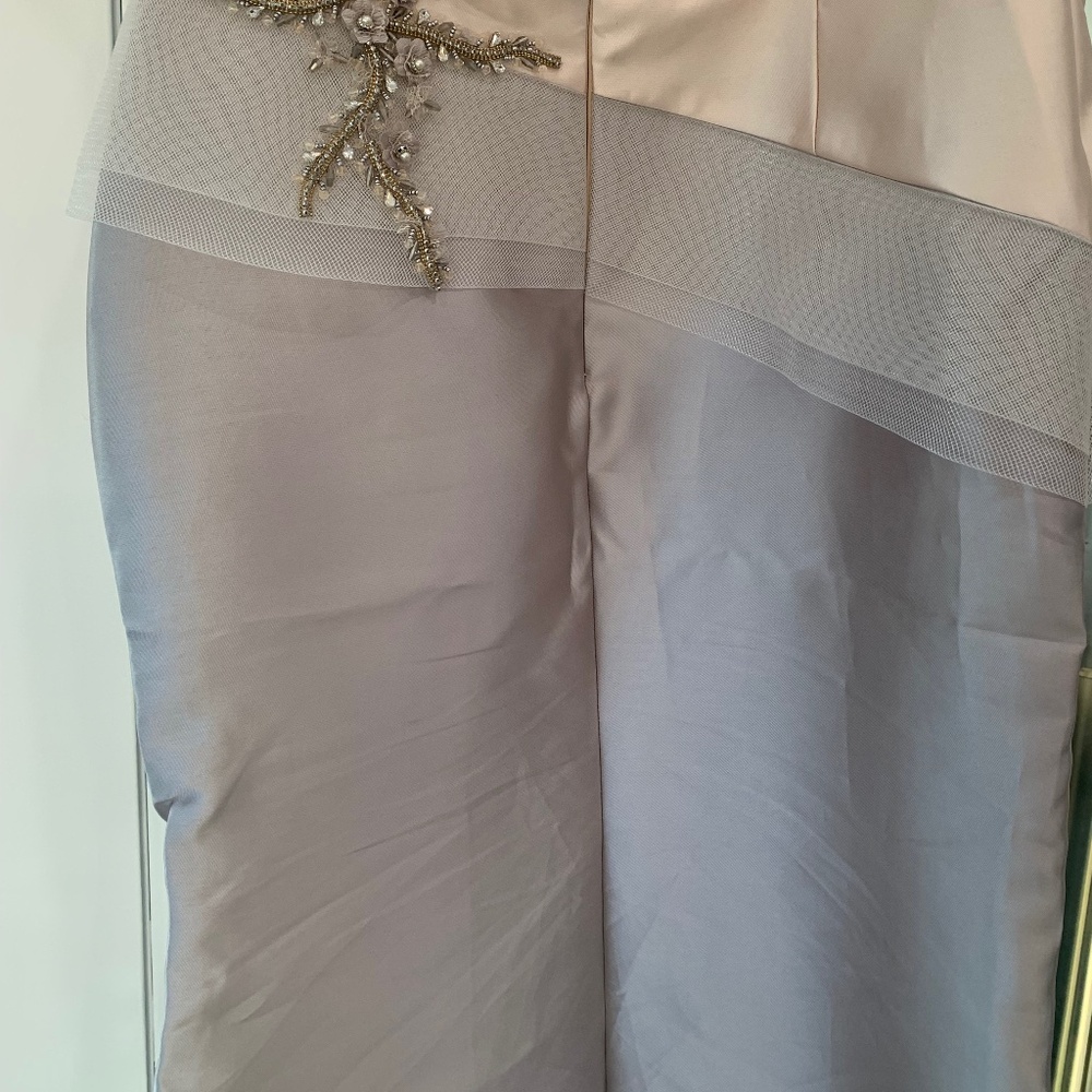 Gown - Picture 4 of 5